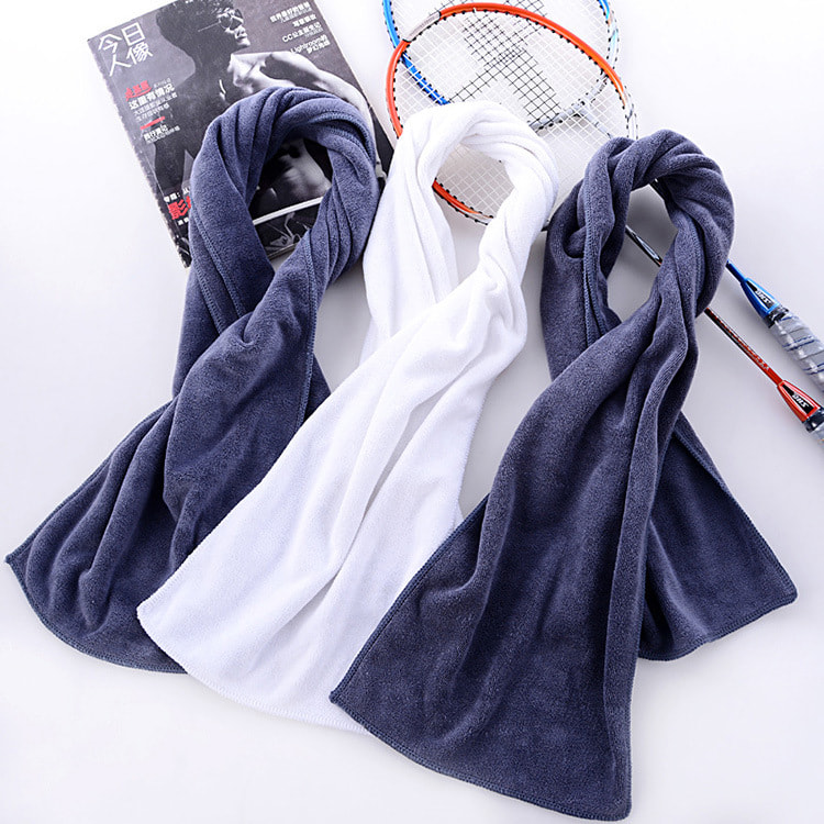 Proč jsou sportovní ručníky pro použití v tělocvičně lepší než běžné ručníky?